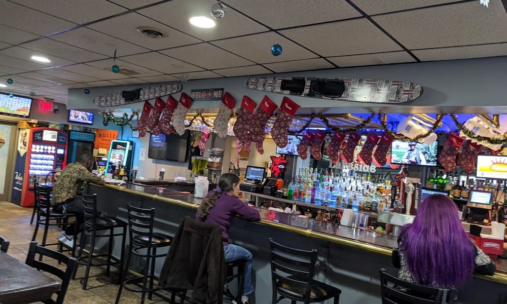 Jim & Deb’s Lakeside Pub